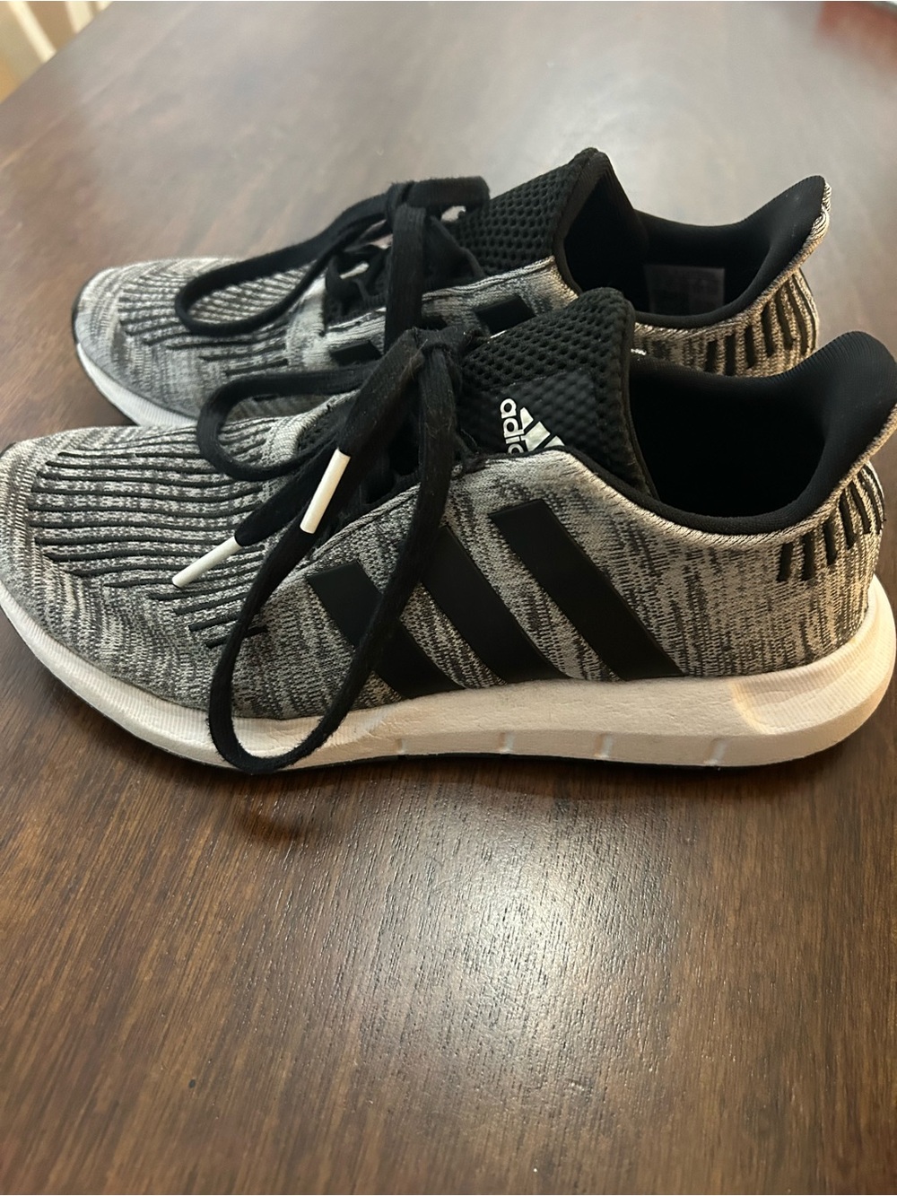 adidas  boys size 4 sneakers